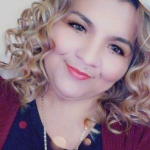 Meet your Posher, Adela